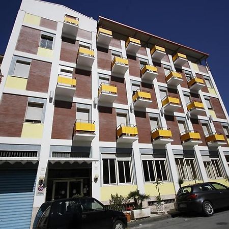 George Hotel Barcellona-Pozzo di Gotto Ngoại thất bức ảnh