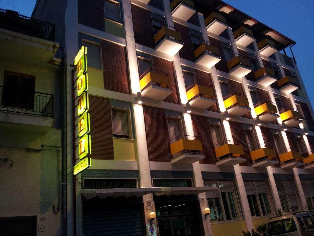 George Hotel Barcellona-Pozzo di Gotto Ngoại thất bức ảnh