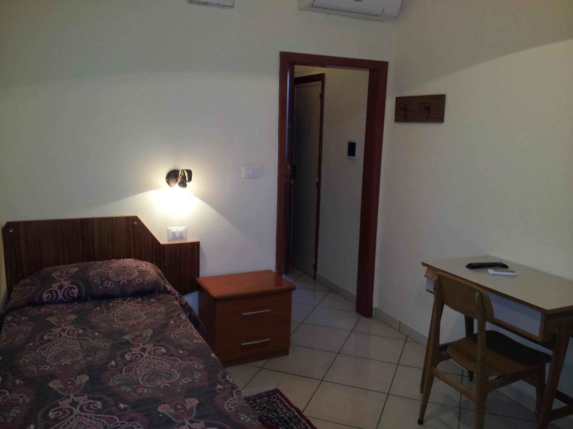 George Hotel Barcellona-Pozzo di Gotto Phòng bức ảnh
