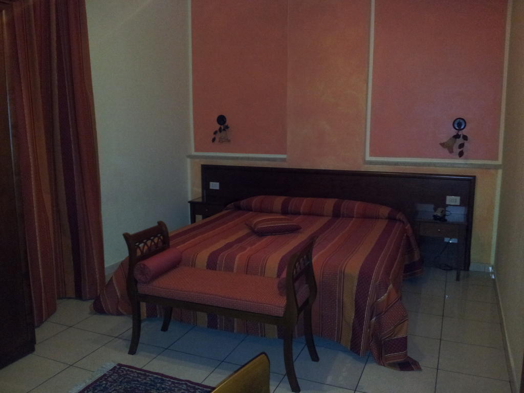 George Hotel Barcellona-Pozzo di Gotto Phòng bức ảnh